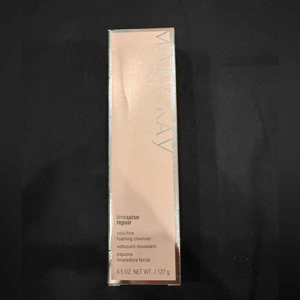 Mary Kay TimeWise Repair Volu-Firm Foaming Cleanser - New in Box